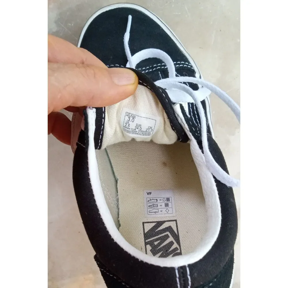 Van's Off-The-Wall Kid's size 3 Sneakers